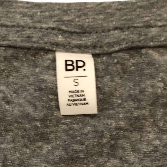 BP Women's Gray V-Neck T-Shirt Short Sleeves Size Small - Picture 3 of 4